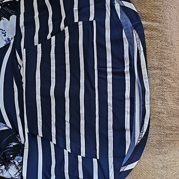 Never Been Worn. Like new LuLaRoe Amber Top - Picture 6 of 7